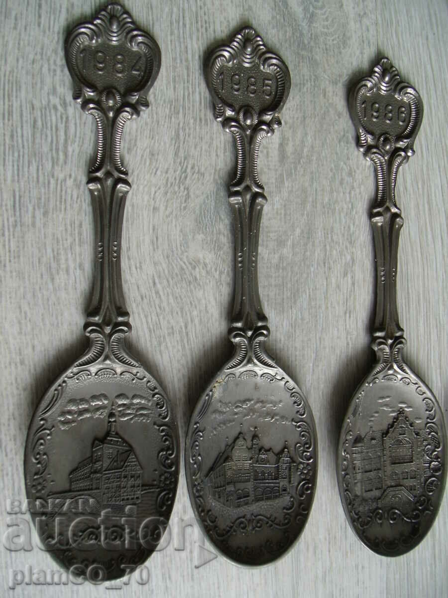 Auction № * 6190 small collection - 8 spoons - zinn Auction № * 6190 small collection - 8 spoons - zinn