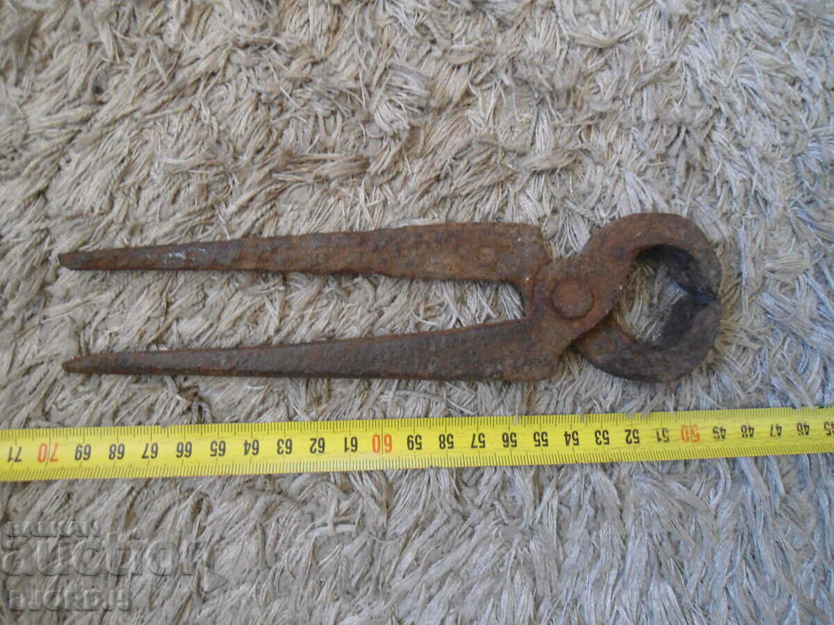 Delivery of Old pliers Delivery of Old pliers