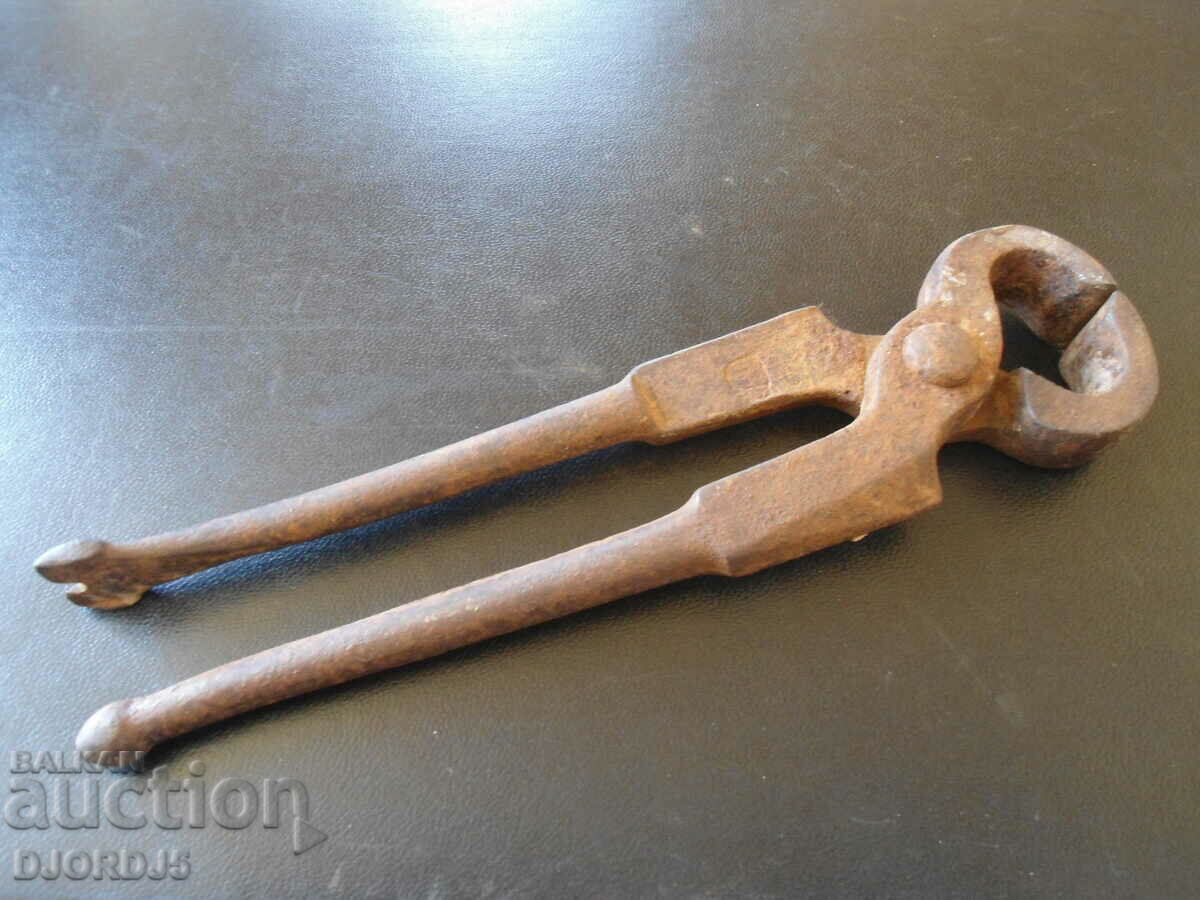 Old specialized pliers, marking