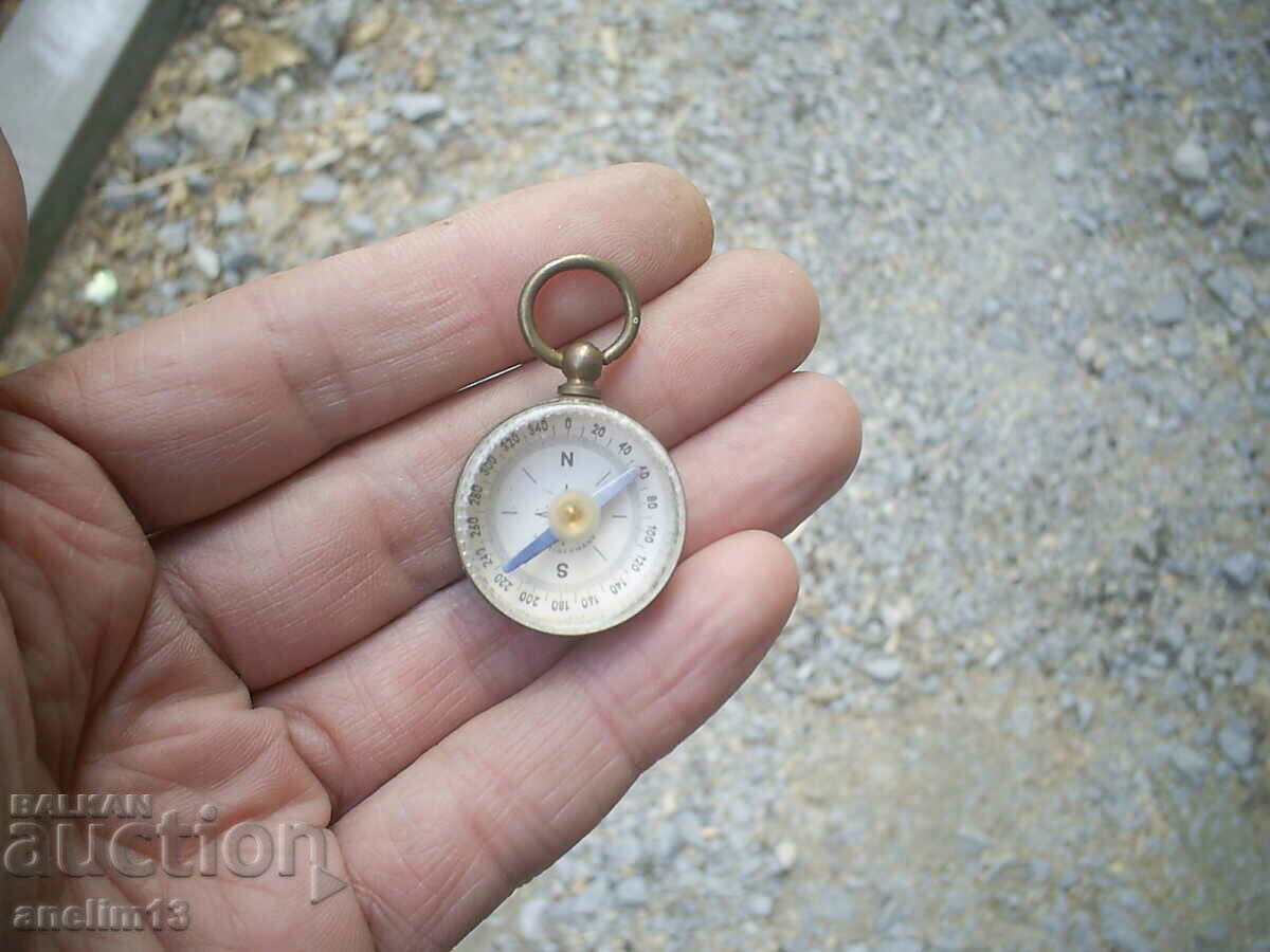 OLD SMALL BRONZE COMPASS with price € 8.00 | 15.65 BGN OLD SMALL BRONZE COMPASS with price € 8.00 | 15.65 BGN