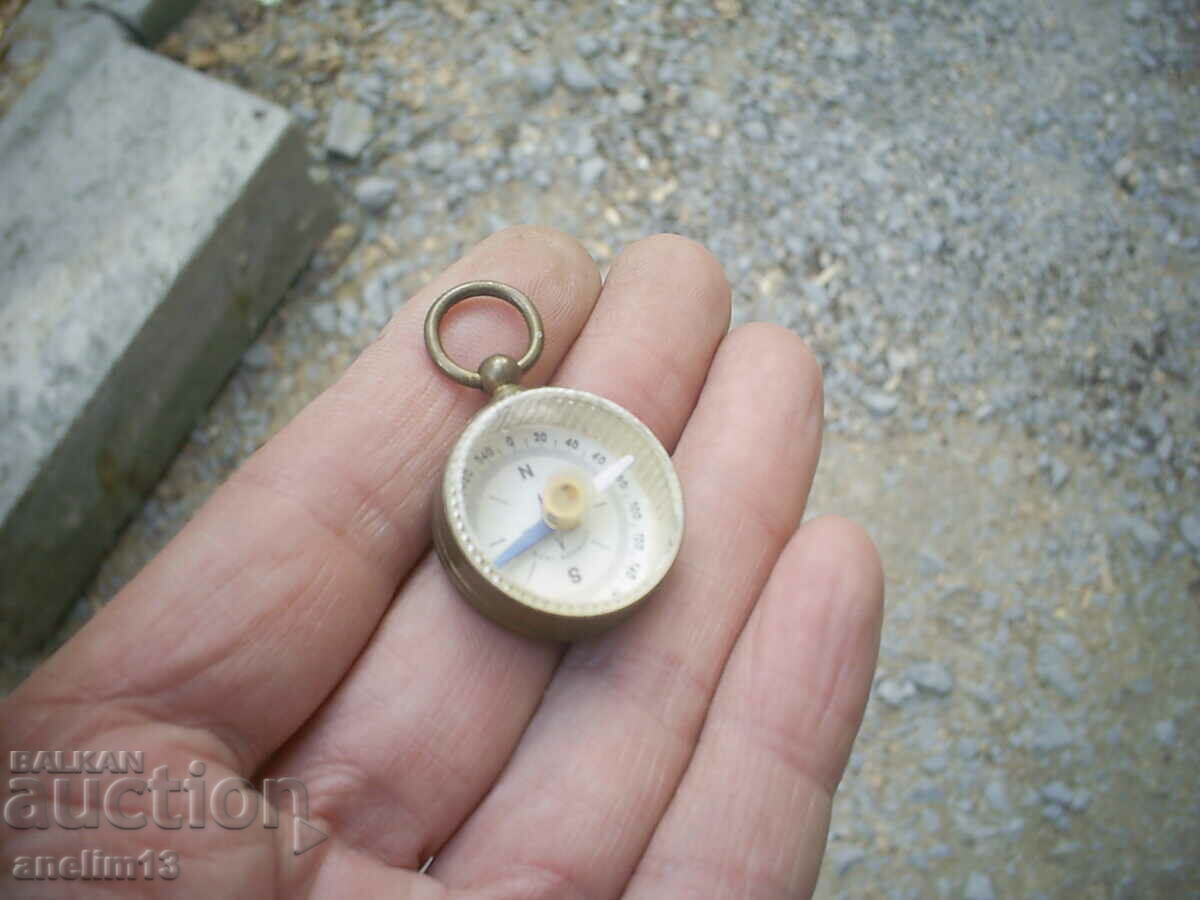 Delivery of OLD SMALL BRONZE COMPASS Delivery of OLD SMALL BRONZE COMPASS