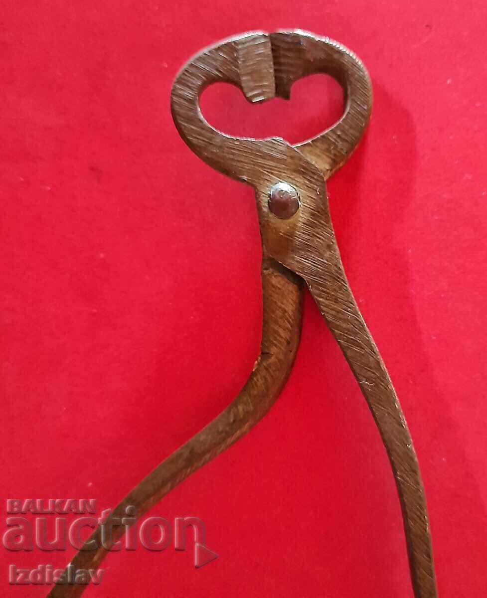 Auction Ancient antique tool Auction Ancient antique tool