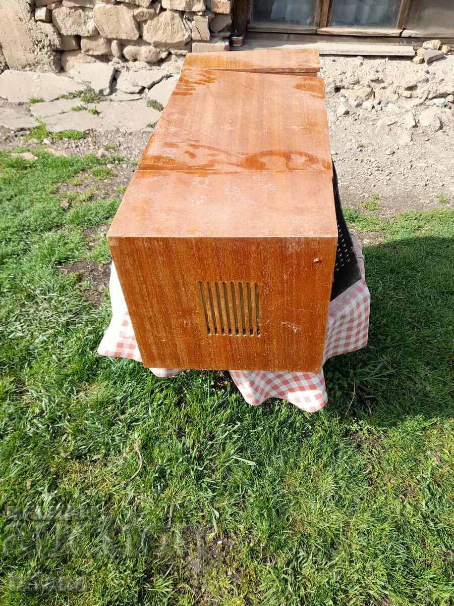 Old radio, radio turntable Accord 102 - 5 Old radio, radio turntable Accord 102 - 5