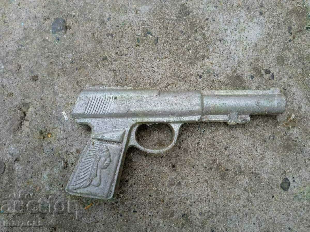 Jucărie veche. cu preț € 5.11 | 9.99 BGN