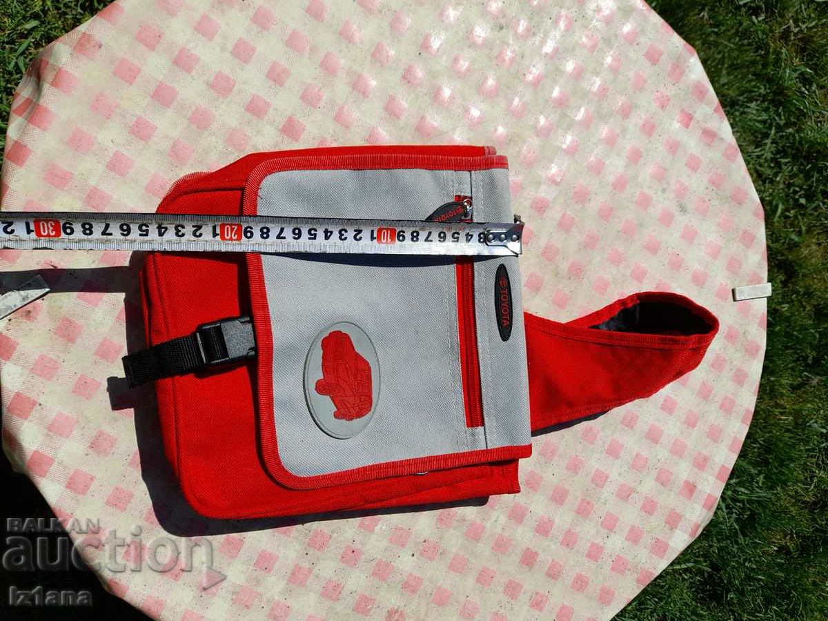 Auction  Old Toyota bag