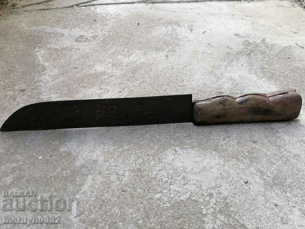 Shepherd's, butcher's knife cut buffalo horn karakulak yalmiya with price 199.90 BGN | € 102.21 Shepherd's, butcher's knife cut buffalo horn karakulak yalmiya with price 199.90 BGN | € 102.21