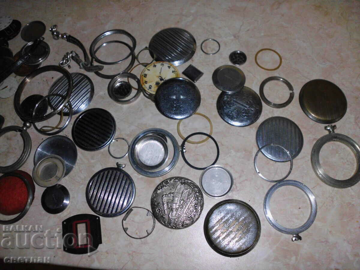 Auction  LOT OF COVERS AND CASES