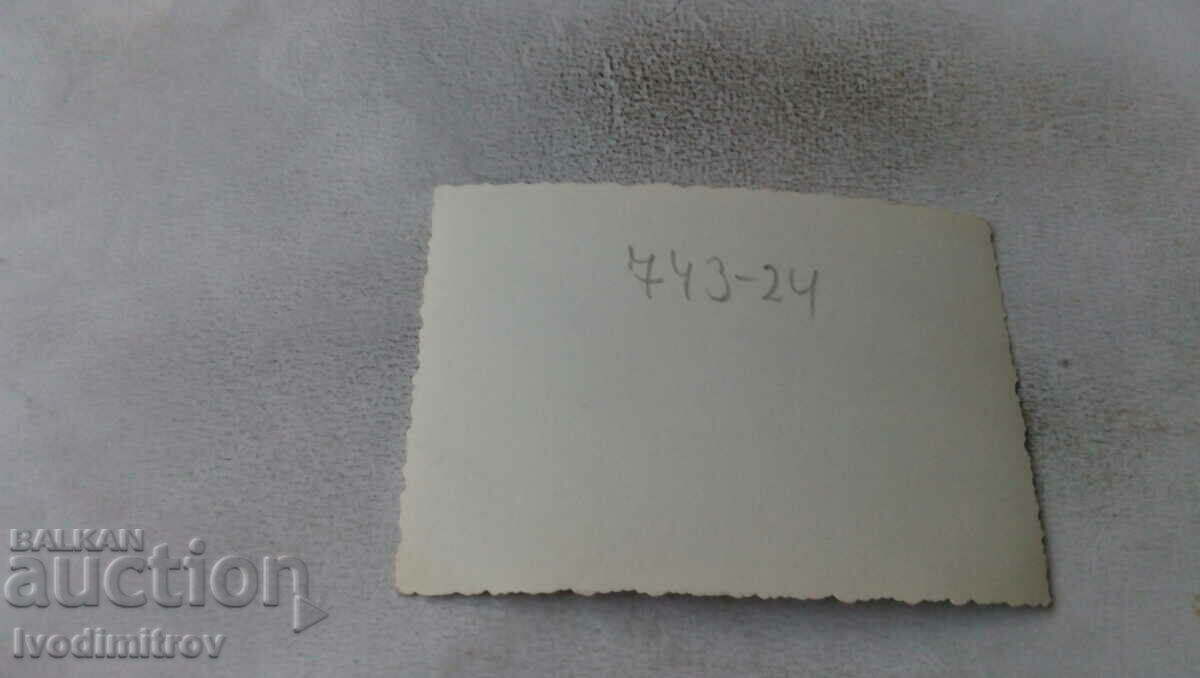 Φωτογραφία Άνδρες και γυναίκες στη θάλασσα με τιμή 2.35 BGN | € 1.20 Φωτογραφία Άνδρες και γυναίκες στη θάλασσα με τιμή 2.35 BGN | € 1.20