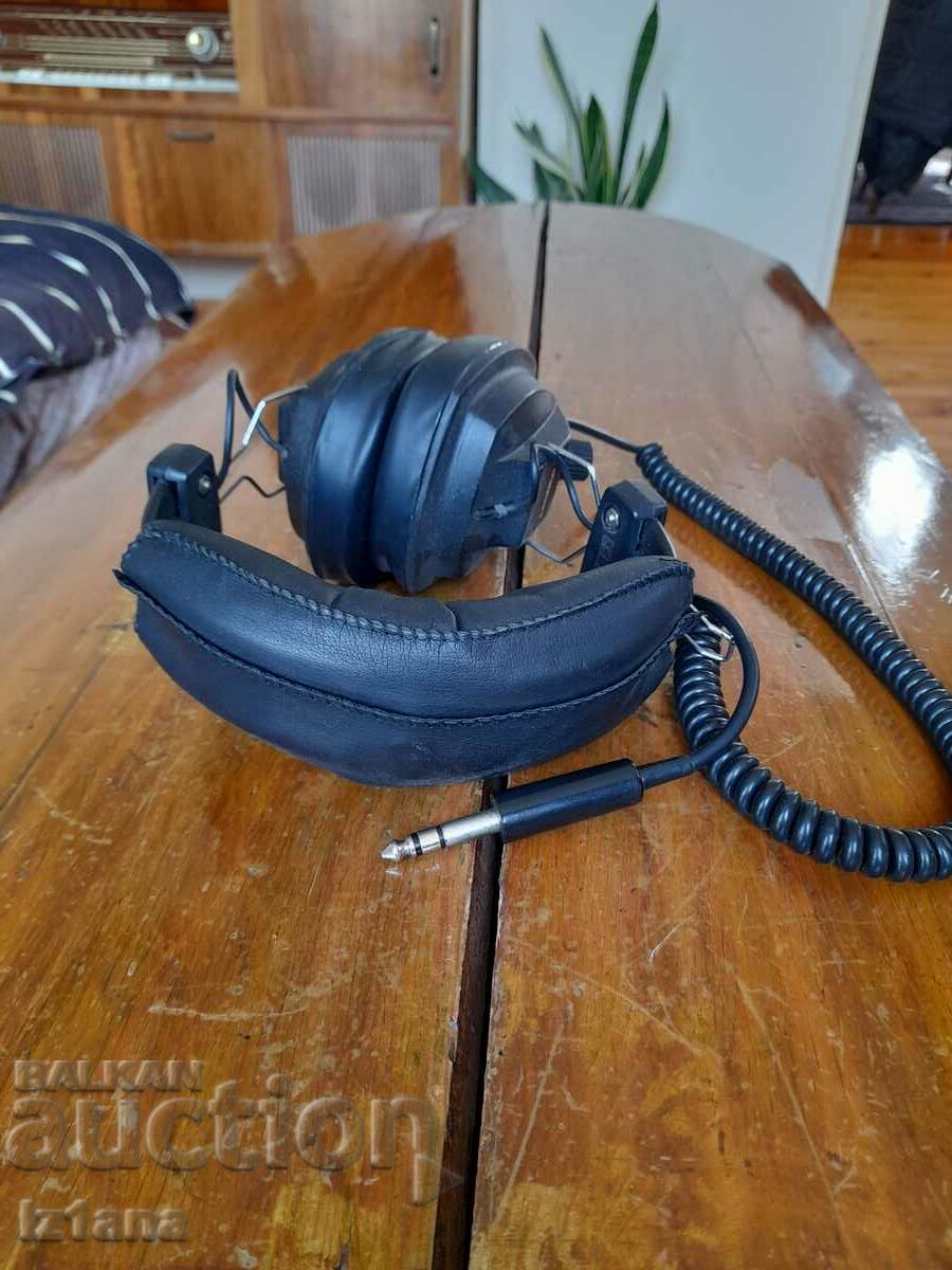 Old Lander headphones with price 35.00 BGN | € 17.90