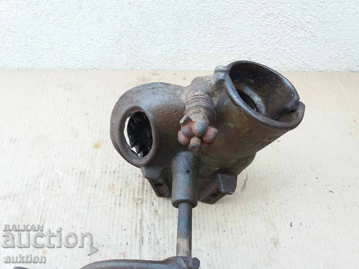 Auction OLD EXCELLENT HAND MACHINE FOR CORNING CORN, CORN Auction OLD EXCELLENT HAND MACHINE FOR CORNING CORN, CORN