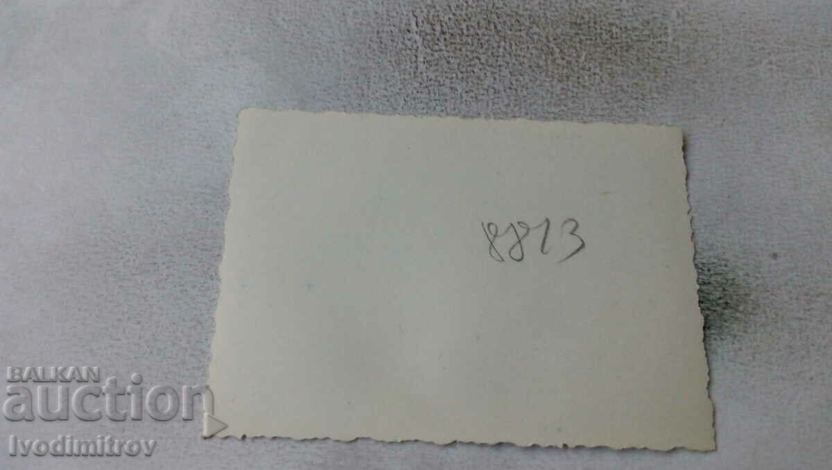 Φωτογραφία Άνθρωπος με ένα ρετρό ποδήλατο με τιμή 1.65 BGN | € 0.84 Φωτογραφία Άνθρωπος με ένα ρετρό ποδήλατο με τιμή 1.65 BGN | € 0.84