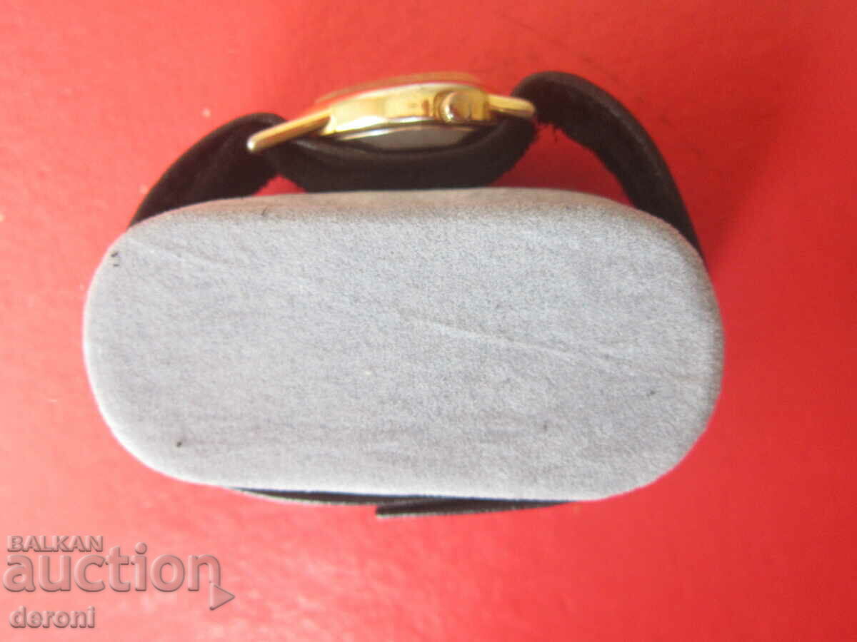 Livrarea Ceas mecanic placat cu aur Livrarea Ceas mecanic placat cu aur