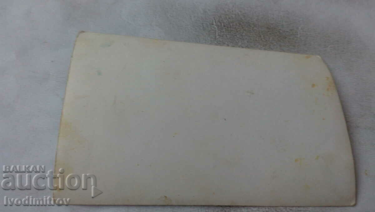 Φωτογραφία νεόνυμφων με τους φίλους τους με τιμή € 0.74 | 1.45 BGN