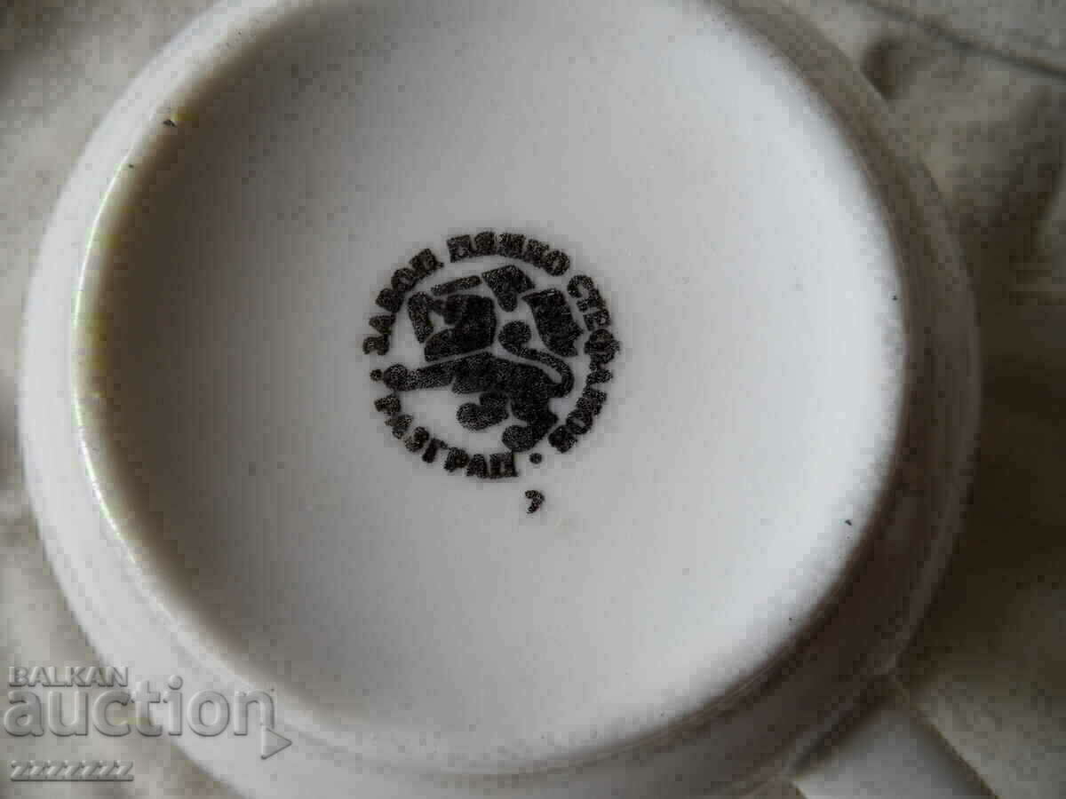 Παράδοση φλιτζάνι πορσελάνης Παράδοση φλιτζάνι πορσελάνης