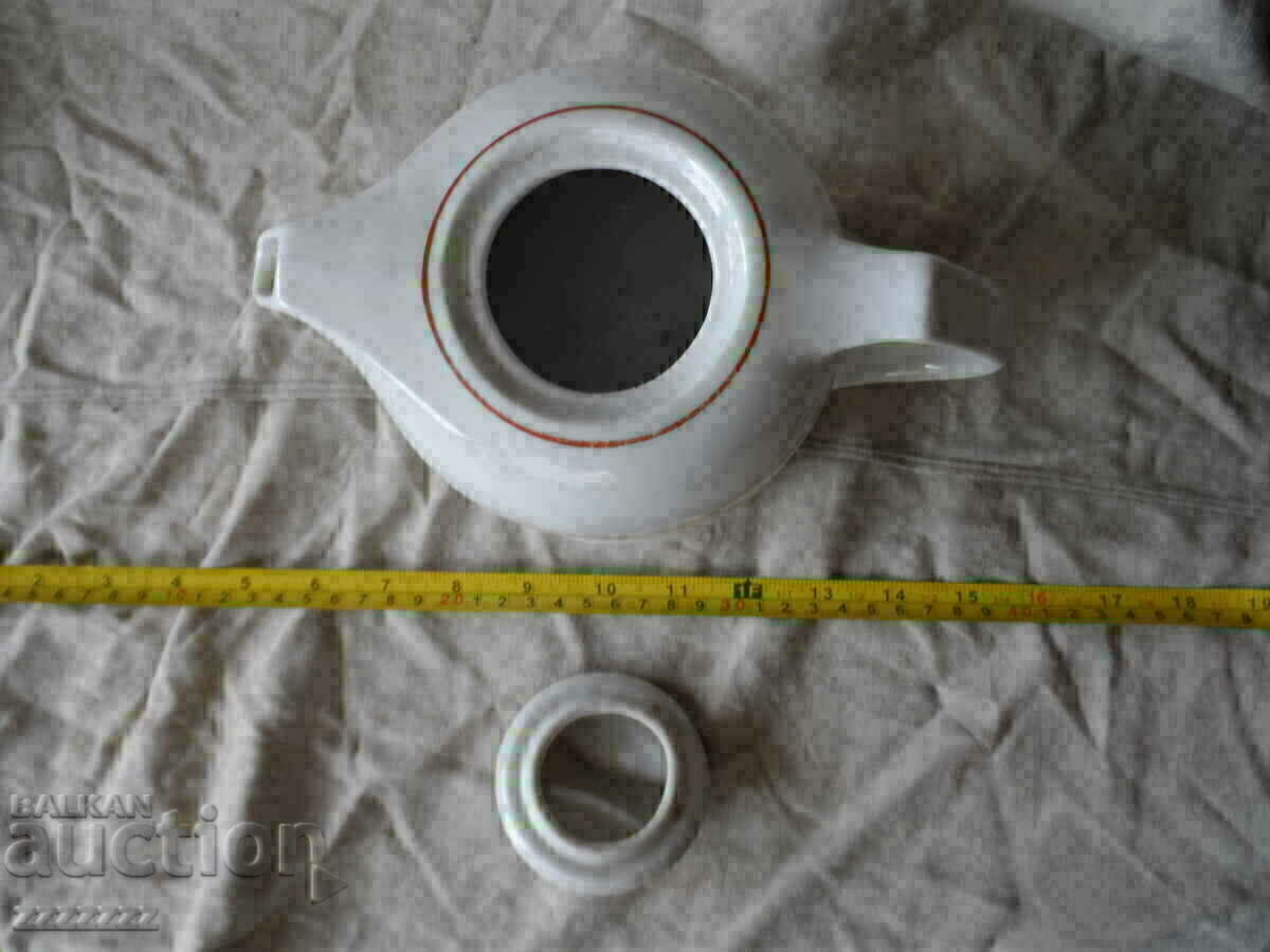 ceainic de portelan cu preț 25.00 BGN | € 12.78