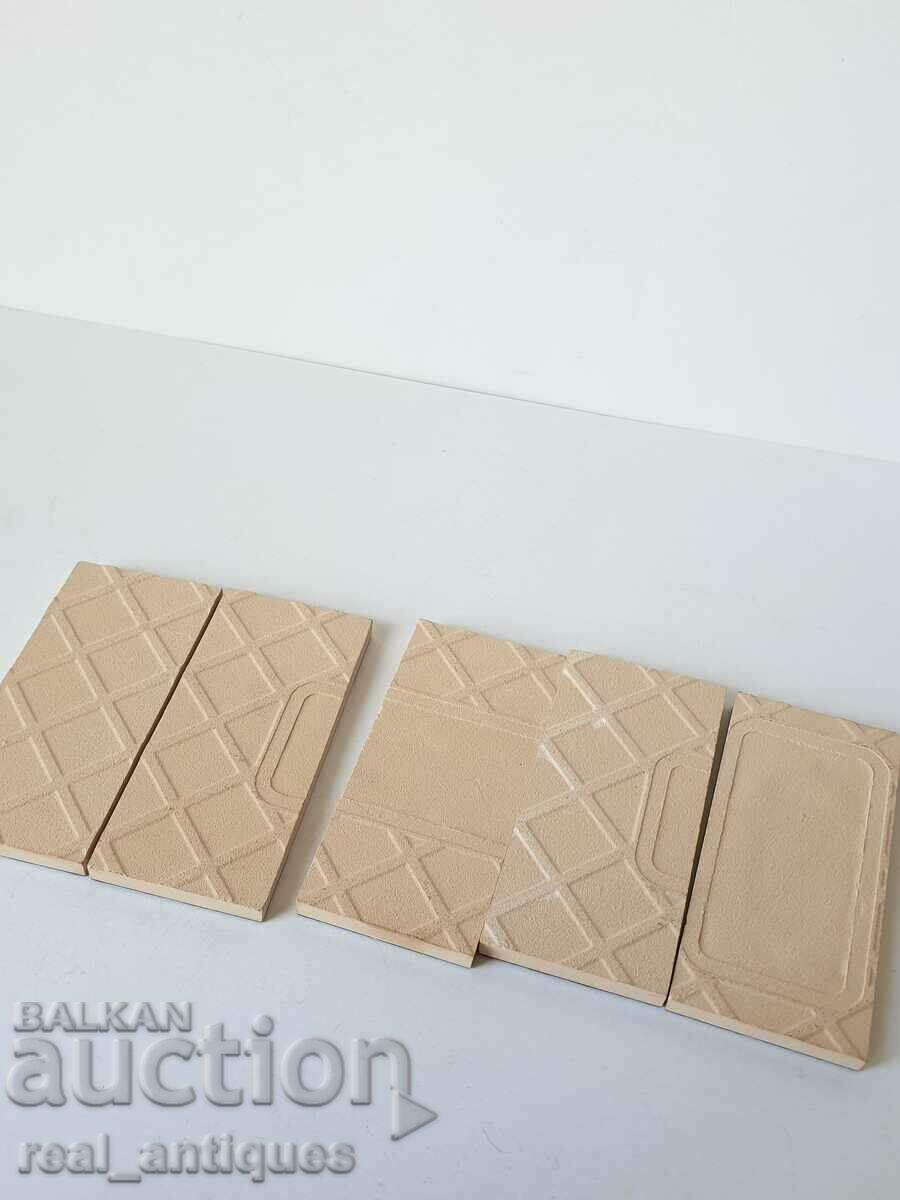 Παράδοση Κεραμικά πλακάκια με νούμερα Παράδοση Κεραμικά πλακάκια με νούμερα