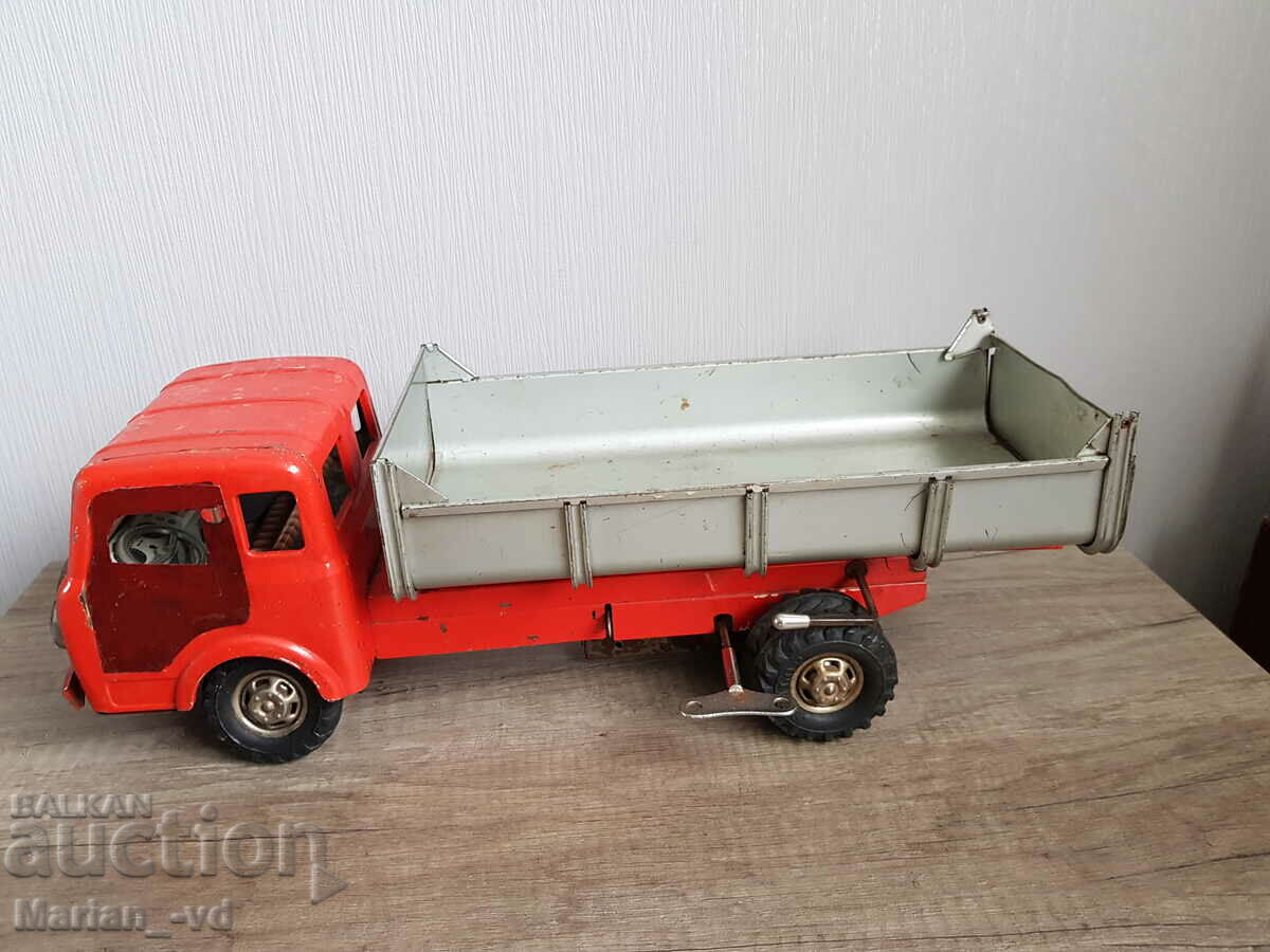 Large mechanical sheet metal toy dump truck JOUSTRA 1958 with price 120.00 BGN | € 61.36 Large mechanical sheet metal toy dump truck JOUSTRA 1958 with price 120.00 BGN | € 61.36