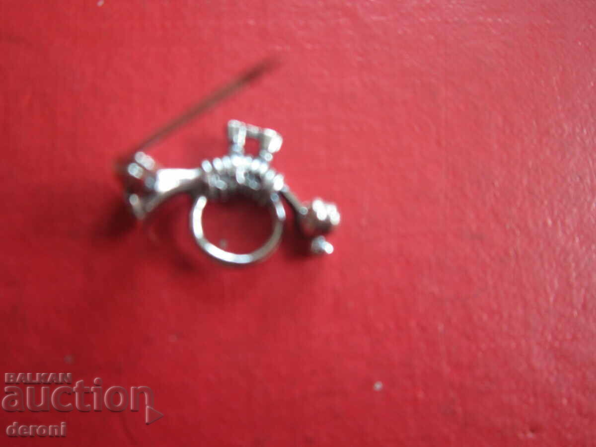 Delivery of Unique silver hunting sign Delivery of Unique silver hunting sign