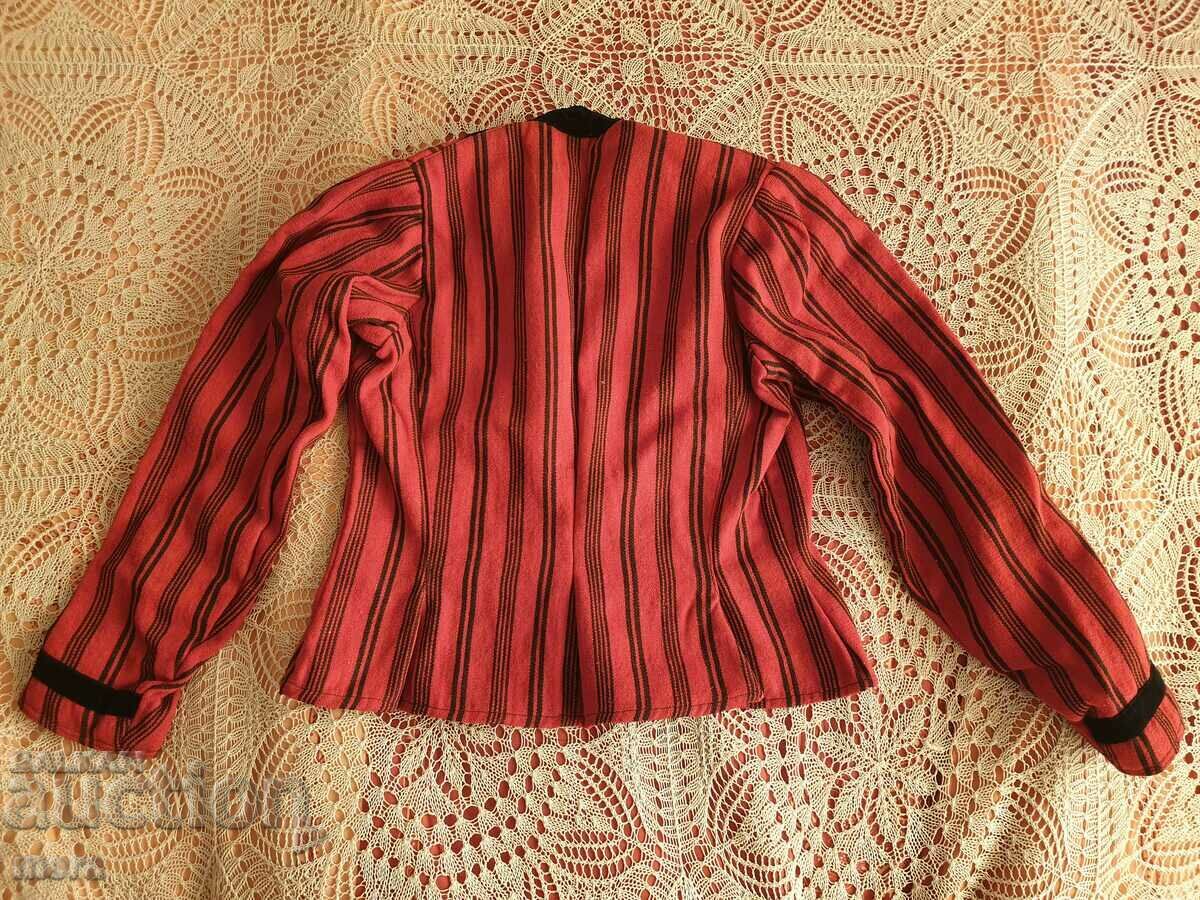 Доставка на Автентична дамска интерия