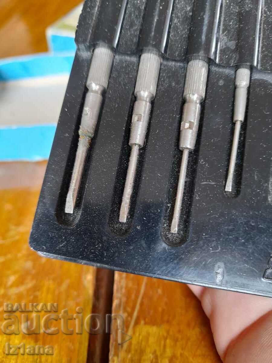 Delivery of Old screwdriver set Delivery of Old screwdriver set