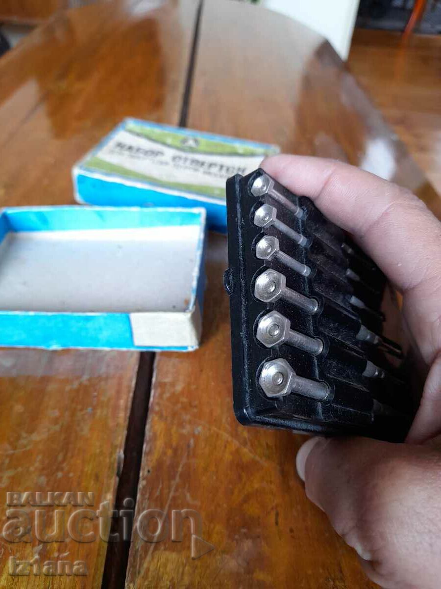 Old screwdriver set - 6 Old screwdriver set - 6