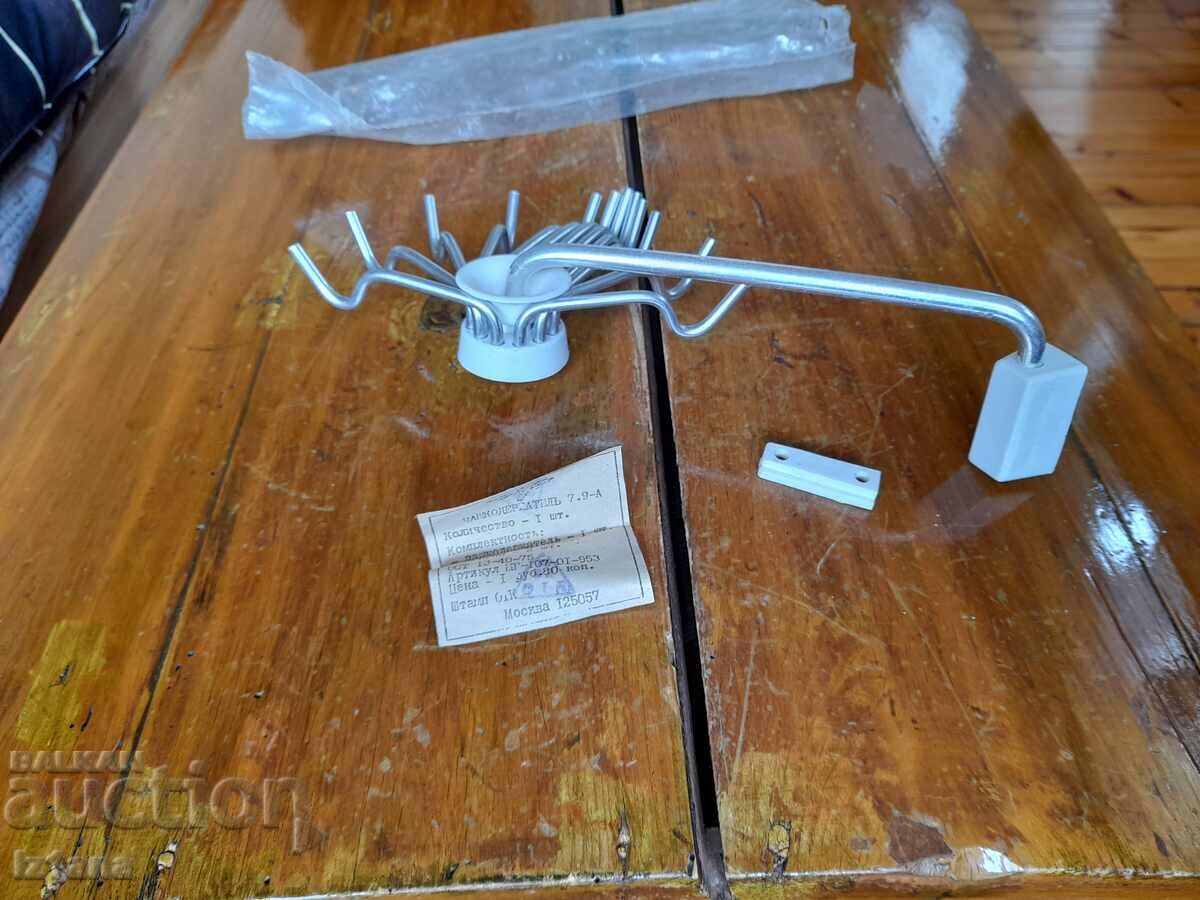 Παλιά κρεμάστρα ποτηριών με τιμή 30.00 BGN | € 15.34 Παλιά κρεμάστρα ποτηριών με τιμή 30.00 BGN | € 15.34