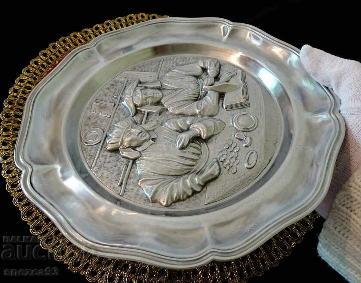 Delivery of A tin panel with a painting by Quentin Matsys. Delivery of A tin panel with a painting by Quentin Matsys.