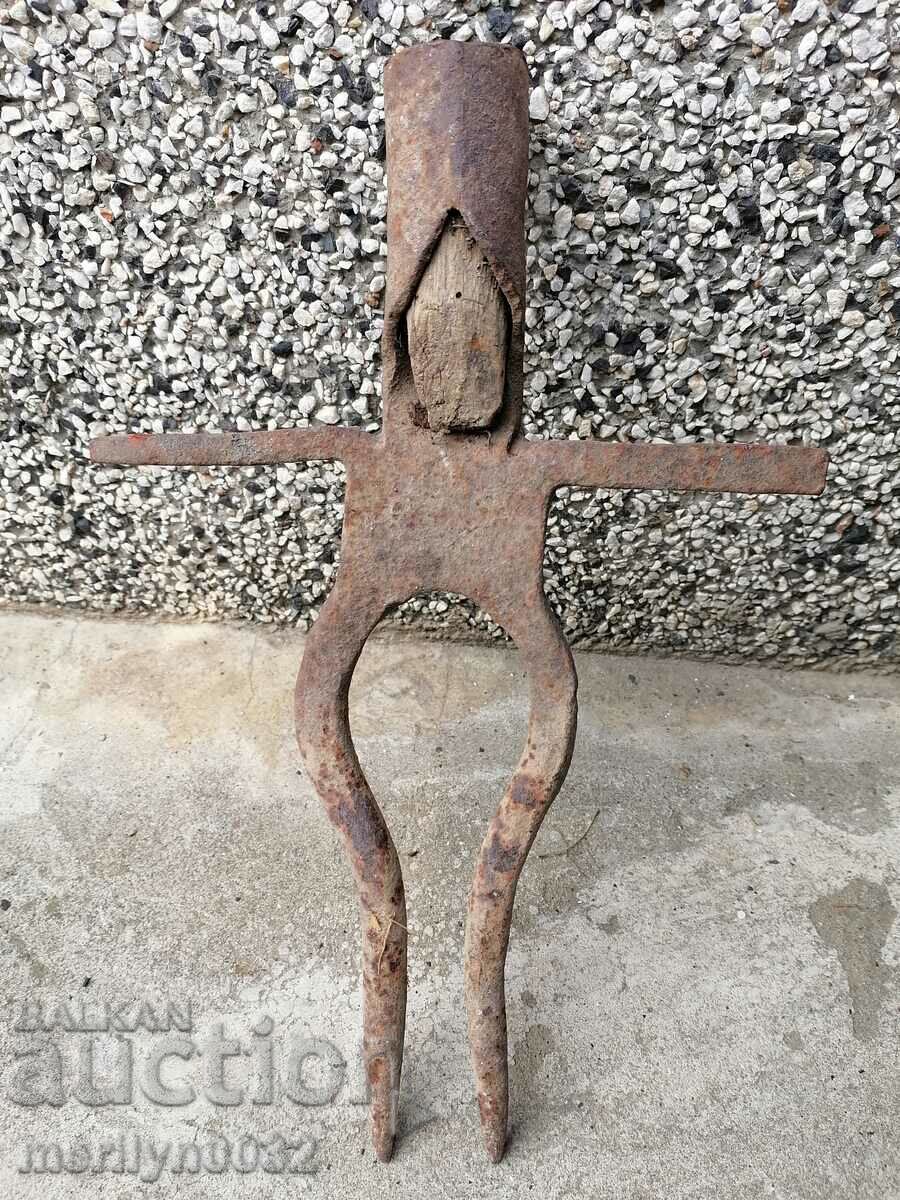 Old twin forged, villa, wrought iron with price 36.00 BGN | € 18.41 Old twin forged, villa, wrought iron with price 36.00 BGN | € 18.41