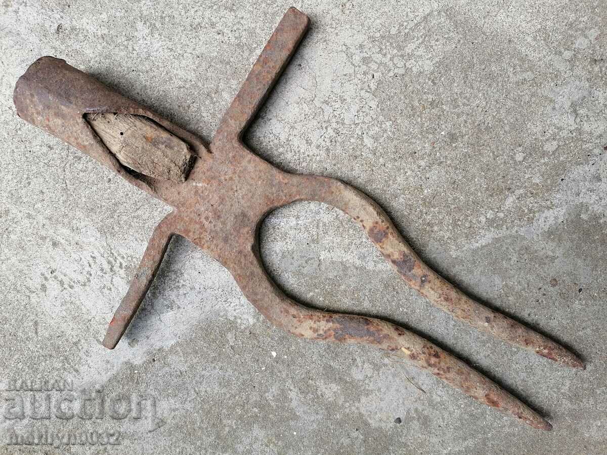 Delivery of Old twin forged, villa, wrought iron Delivery of Old twin forged, villa, wrought iron