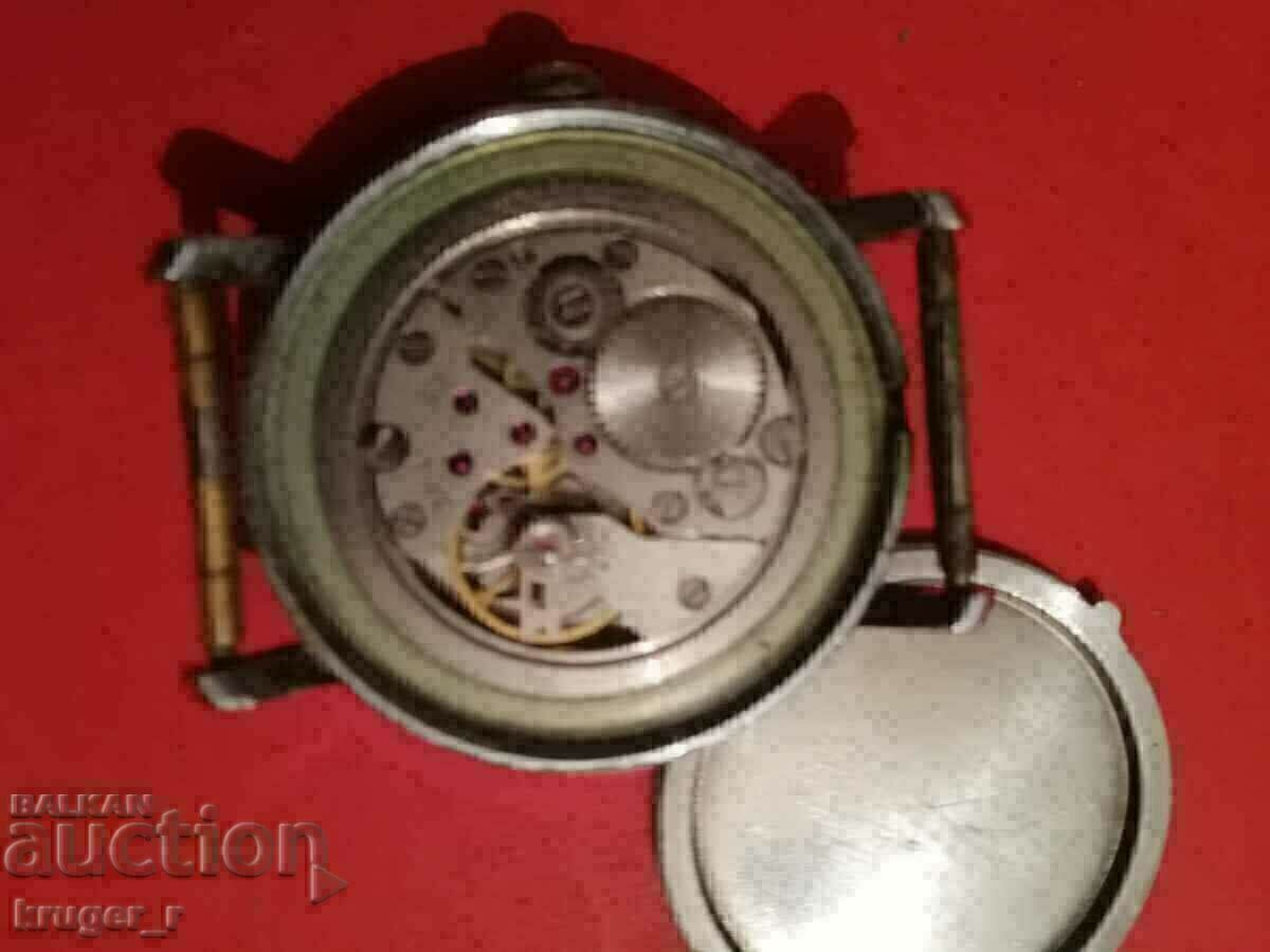 Παρακολουθήστε το EAST 18 stones - 6 Παρακολουθήστε το EAST 18 stones - 6