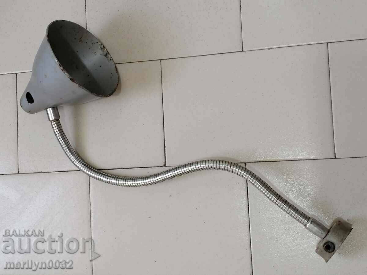 Auction  Portable electric industrial lamp lantern