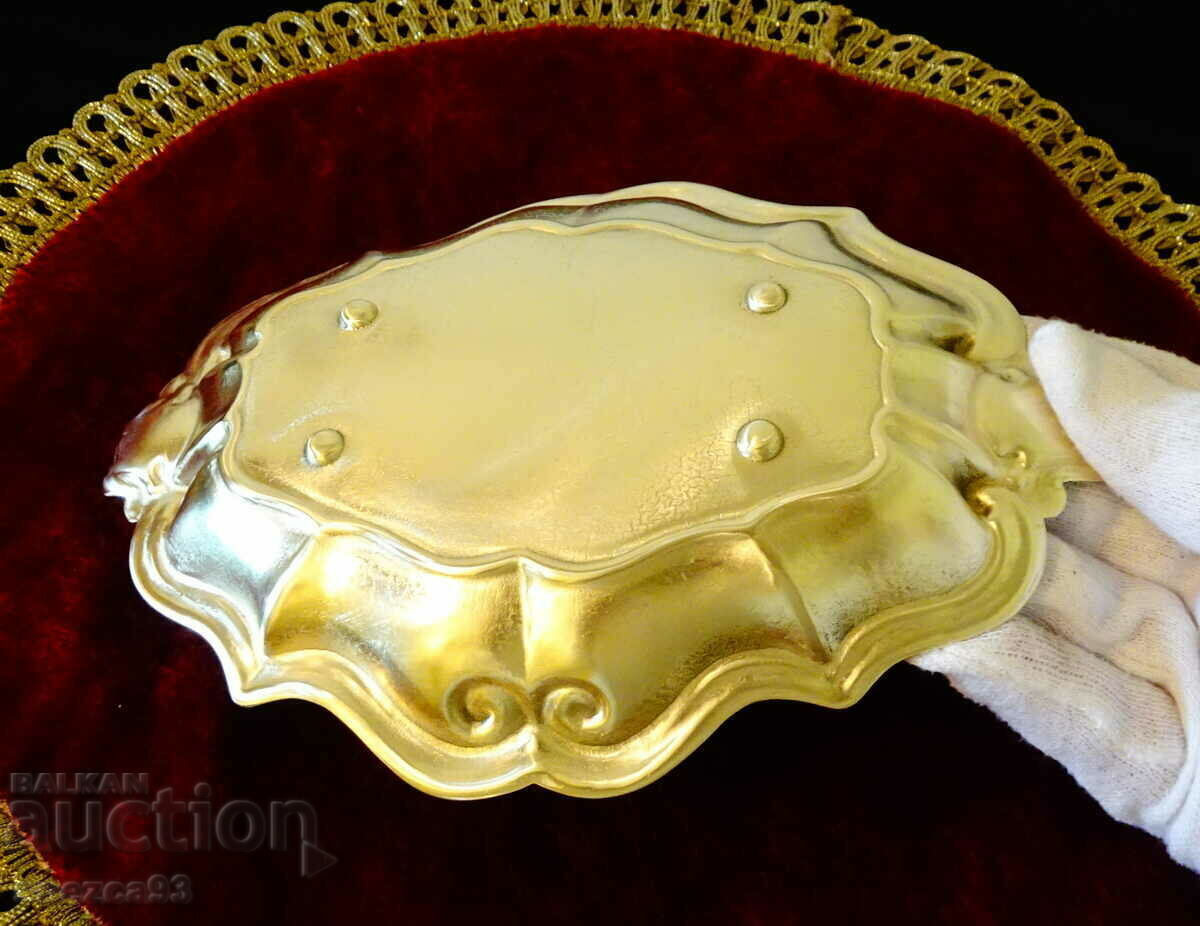 Bronze fruit bowl, baroque. with price 26.00 BGN | € 13.29 Bronze fruit bowl, baroque. with price 26.00 BGN | € 13.29
