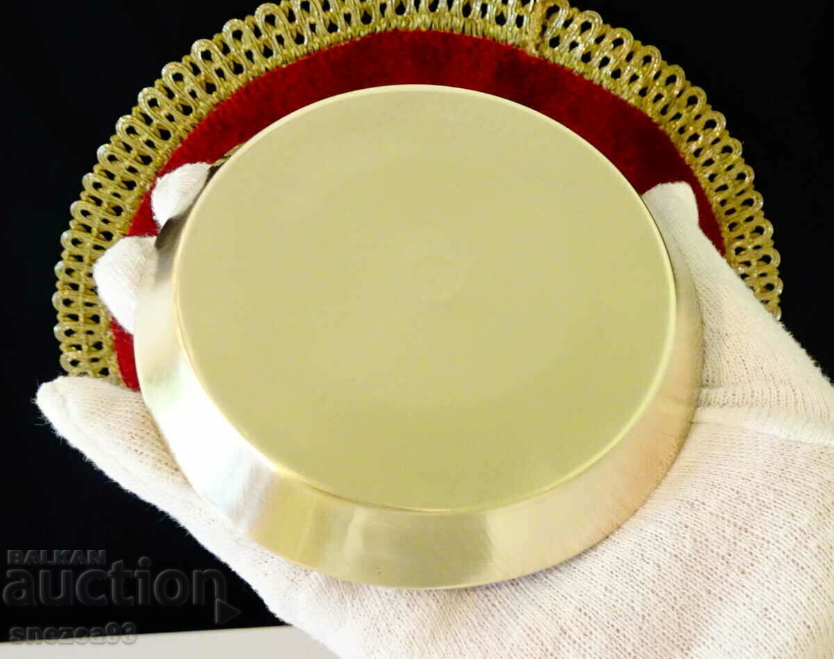 Auction Plate, bowl, brass pad. Auction Plate, bowl, brass pad.