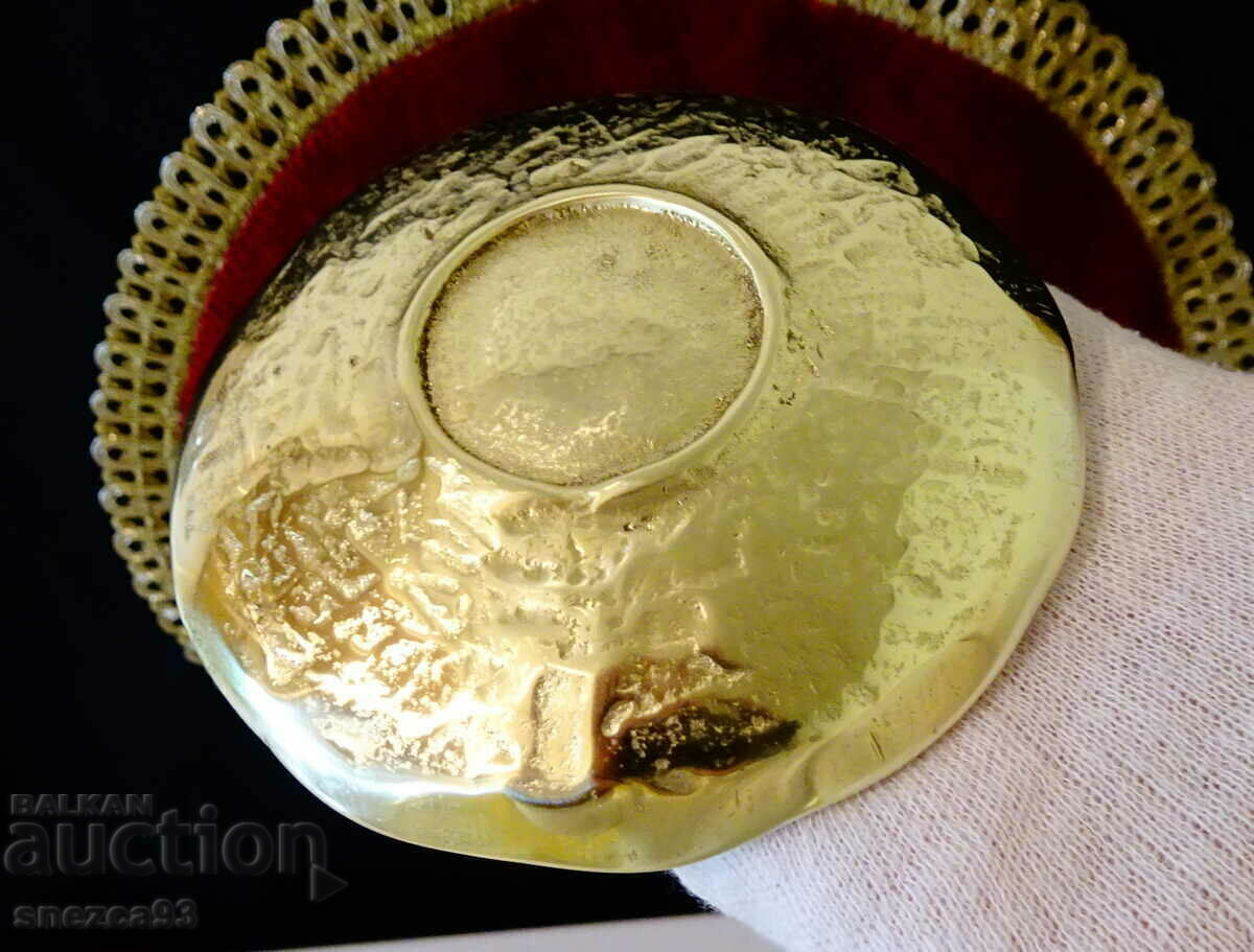 Bronze plate, bowl, sun 250 g. with price 10.00 BGN | € 5.11 Bronze plate, bowl, sun 250 g. with price 10.00 BGN | € 5.11