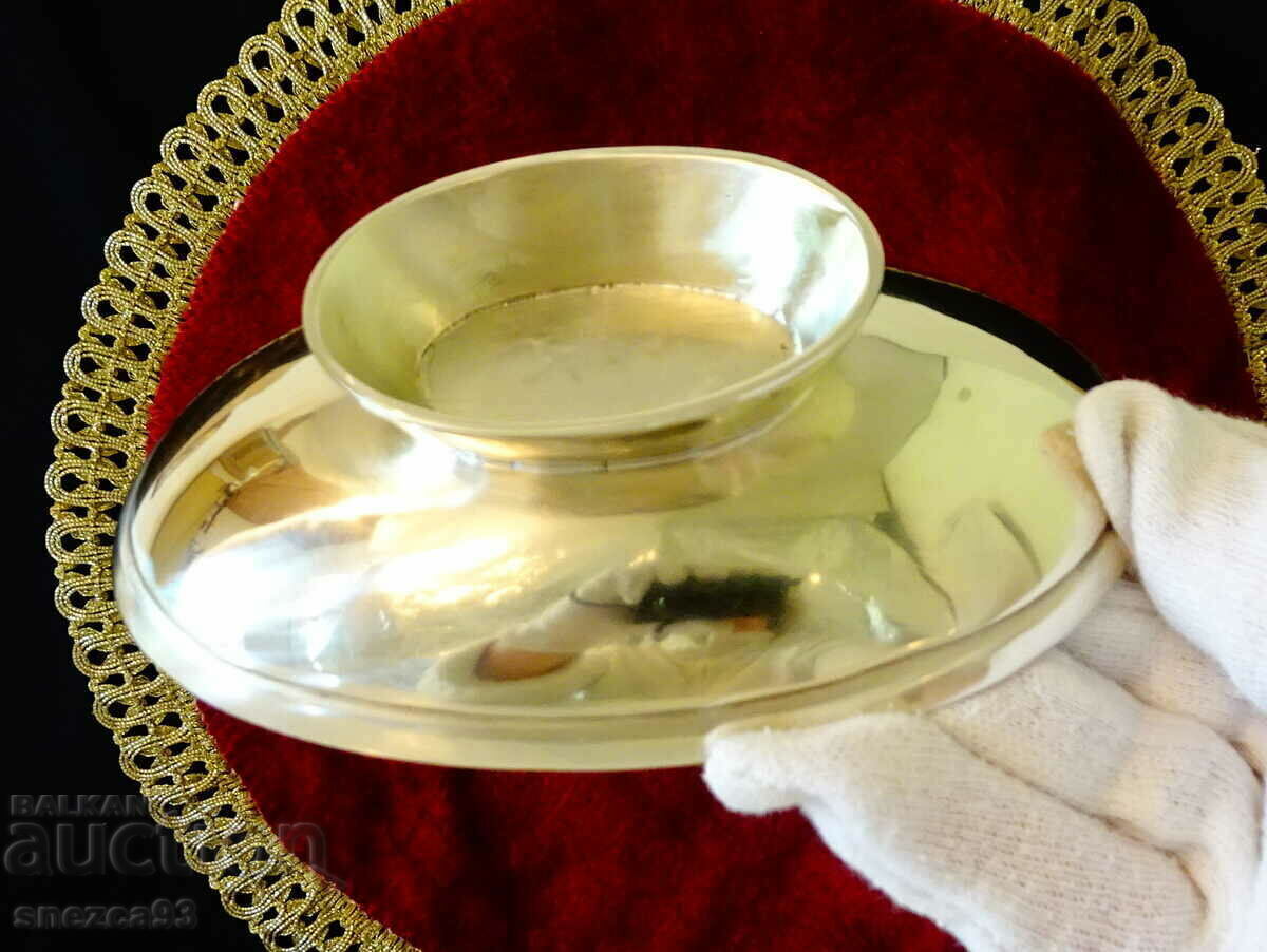 Auction Bronze nut bowl on a stand Auction Bronze nut bowl on a stand