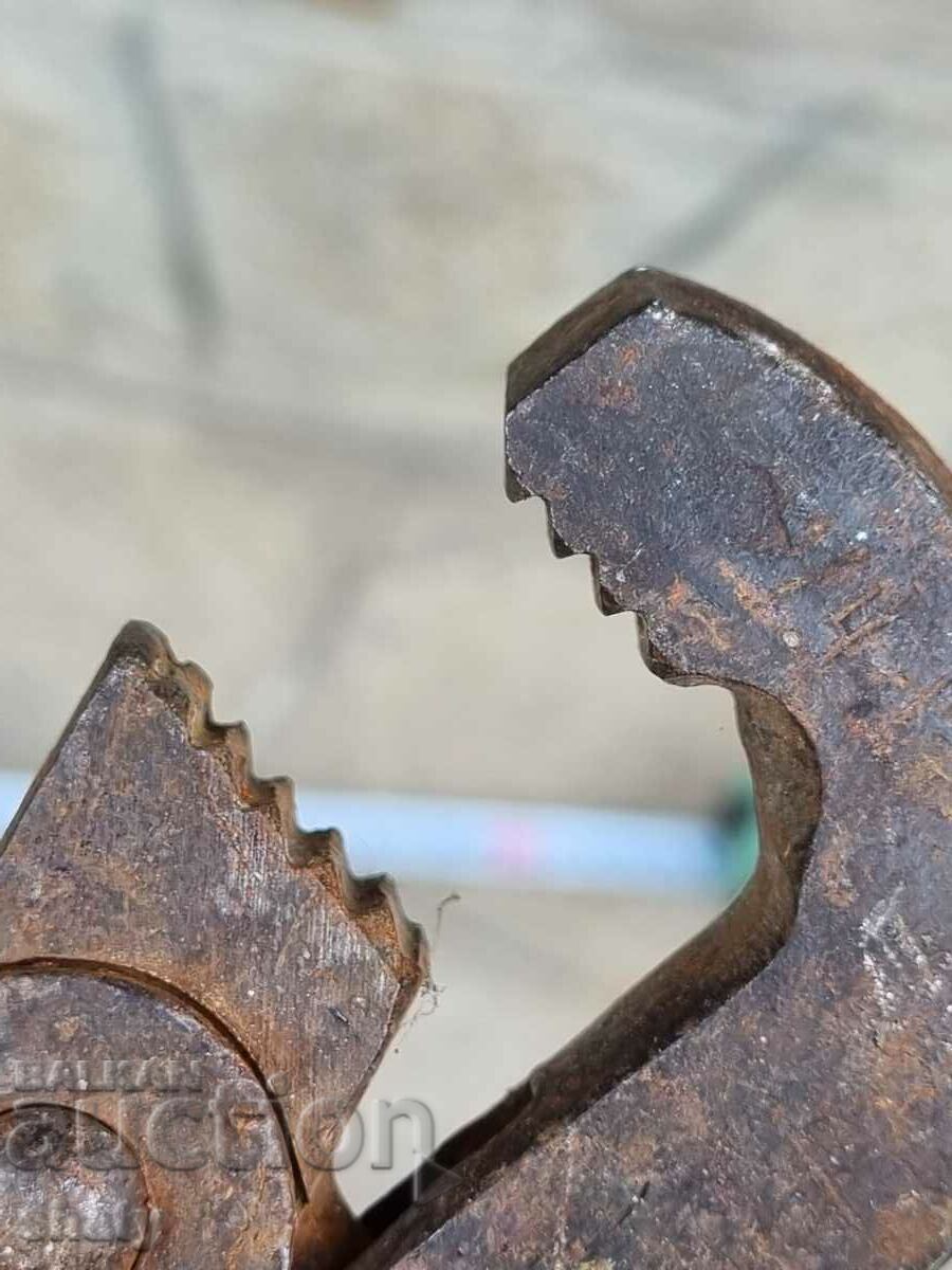 Old plumbing movable wrench - 7 Old plumbing movable wrench - 7