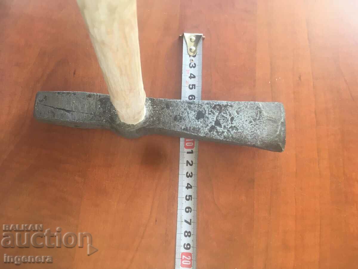 HAMMER ANCIENT STONE TOOL - 5 HAMMER ANCIENT STONE TOOL - 5