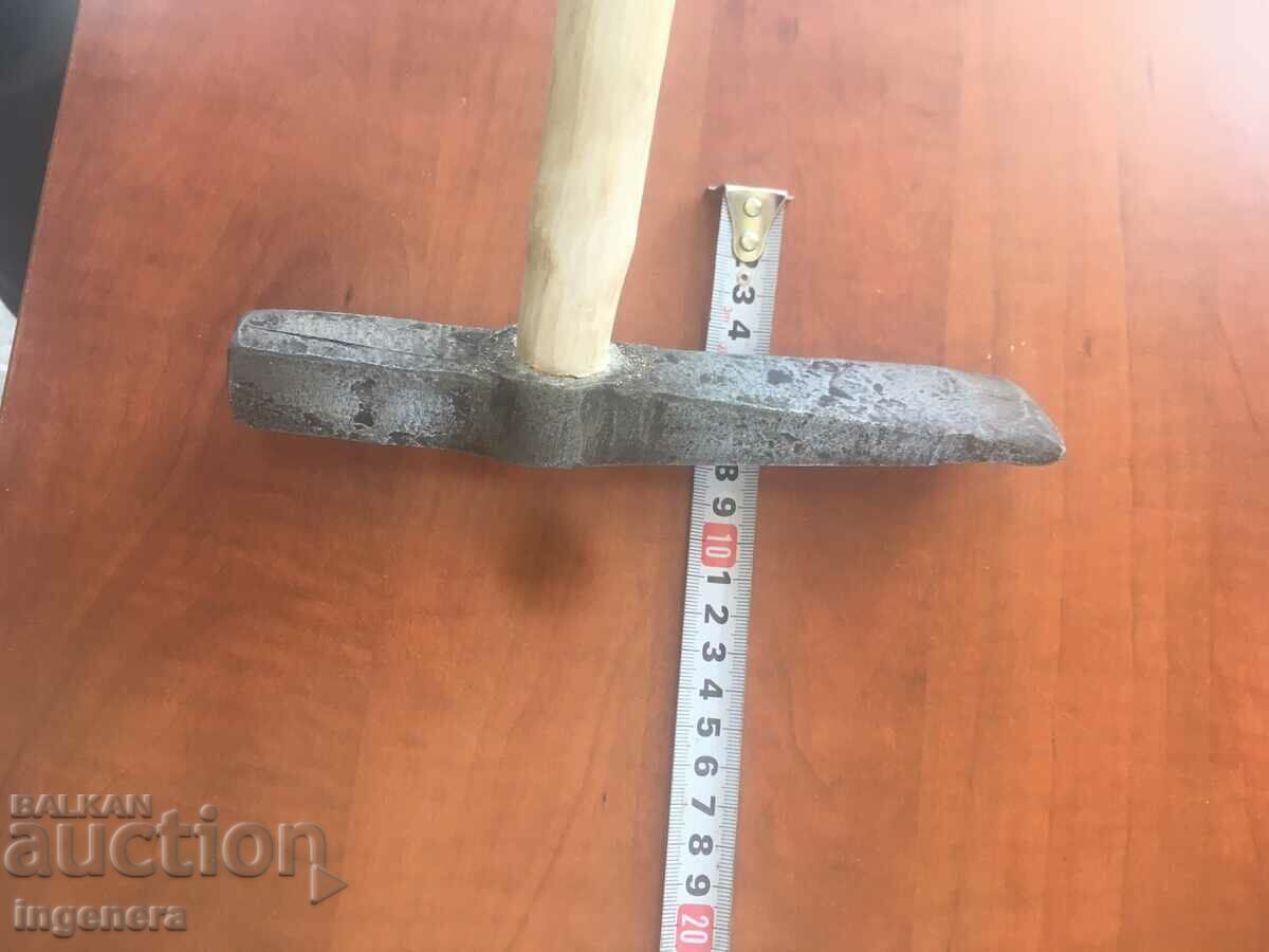 HAMMER ANCIENT STONE TOOL - 7 HAMMER ANCIENT STONE TOOL - 7