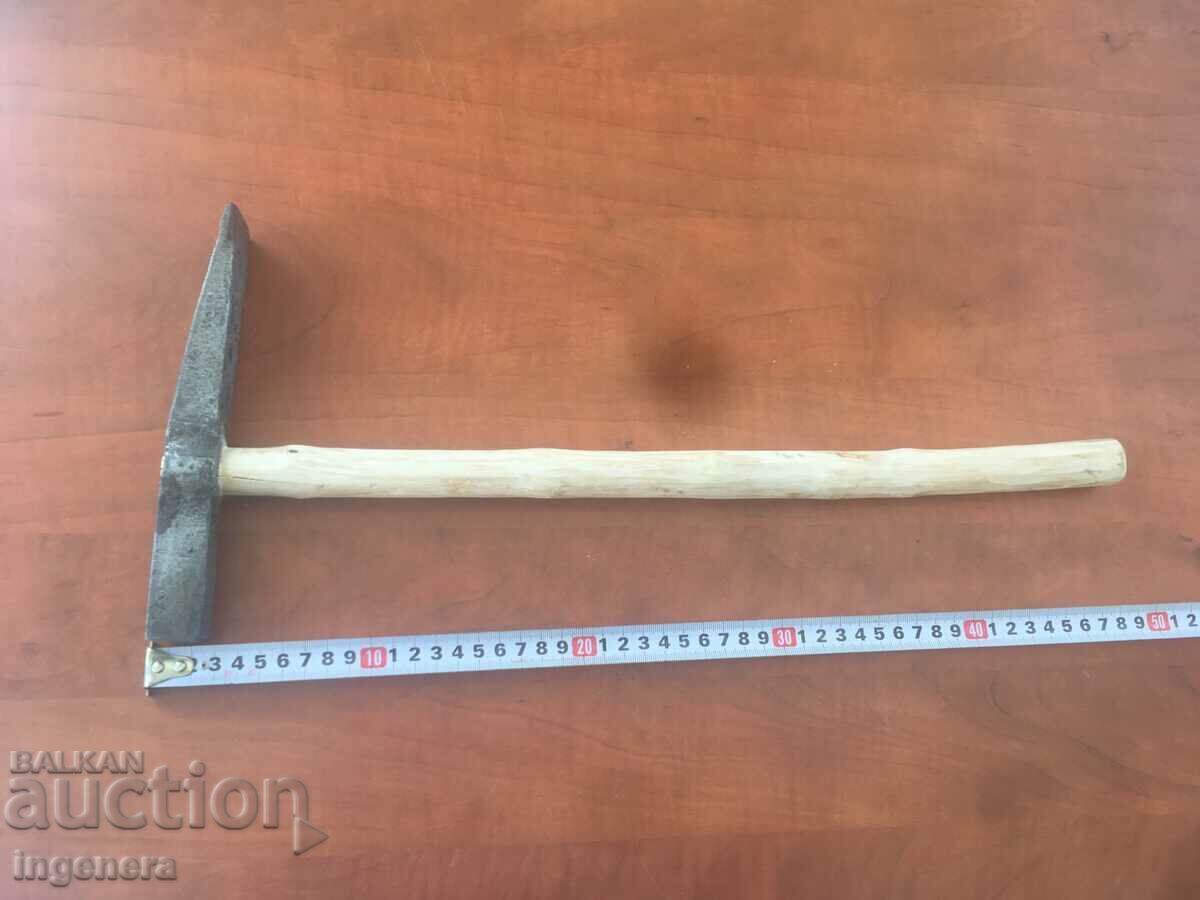 CIOCANUL STRUMENT DE PIATRA VECHE