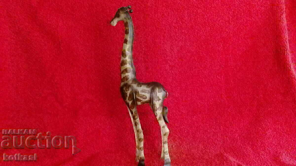 An old metal figure of a Giraffe - 5 An old metal figure of a Giraffe - 5