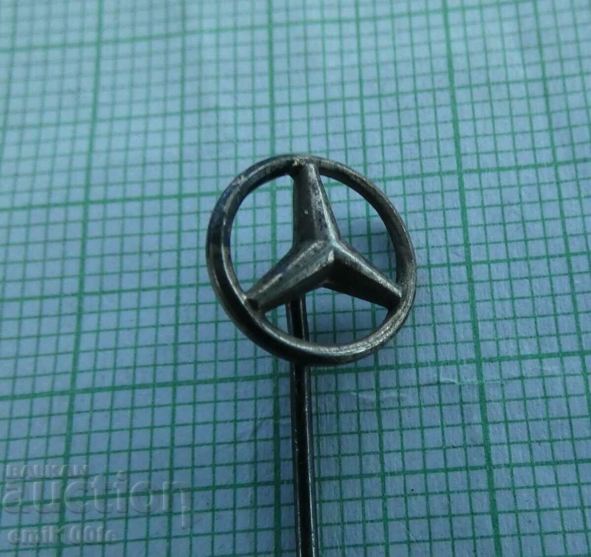 Badge - Logo on Mercedes cars