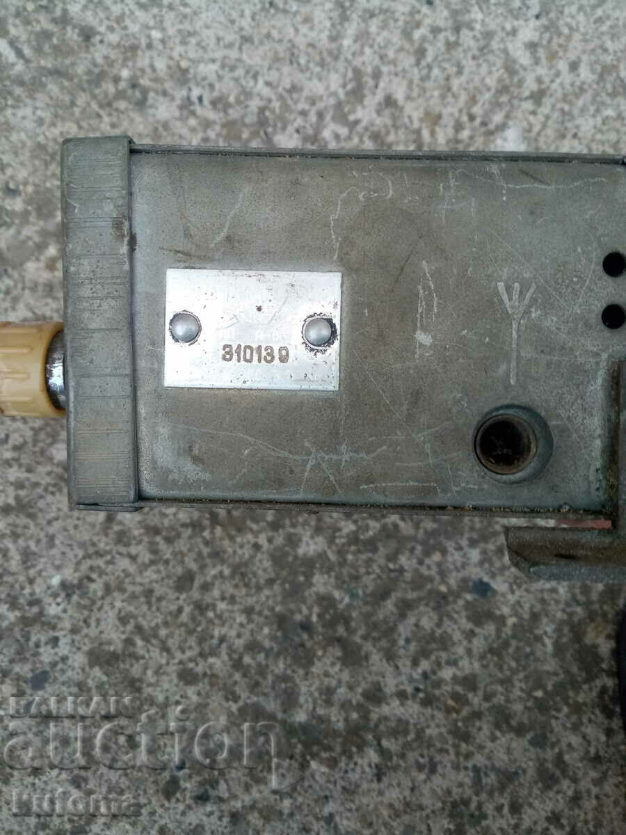 Auction Old radio for old GAZ M20 Victory Auction Old radio for old GAZ M20 Victory