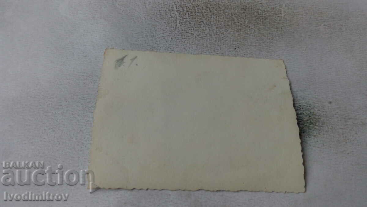 Φωτογραφία Δύο νεαρά κορίτσια στη θάλασσα με τιμή 2.65 BGN | € 1.35 Φωτογραφία Δύο νεαρά κορίτσια στη θάλασσα με τιμή 2.65 BGN | € 1.35