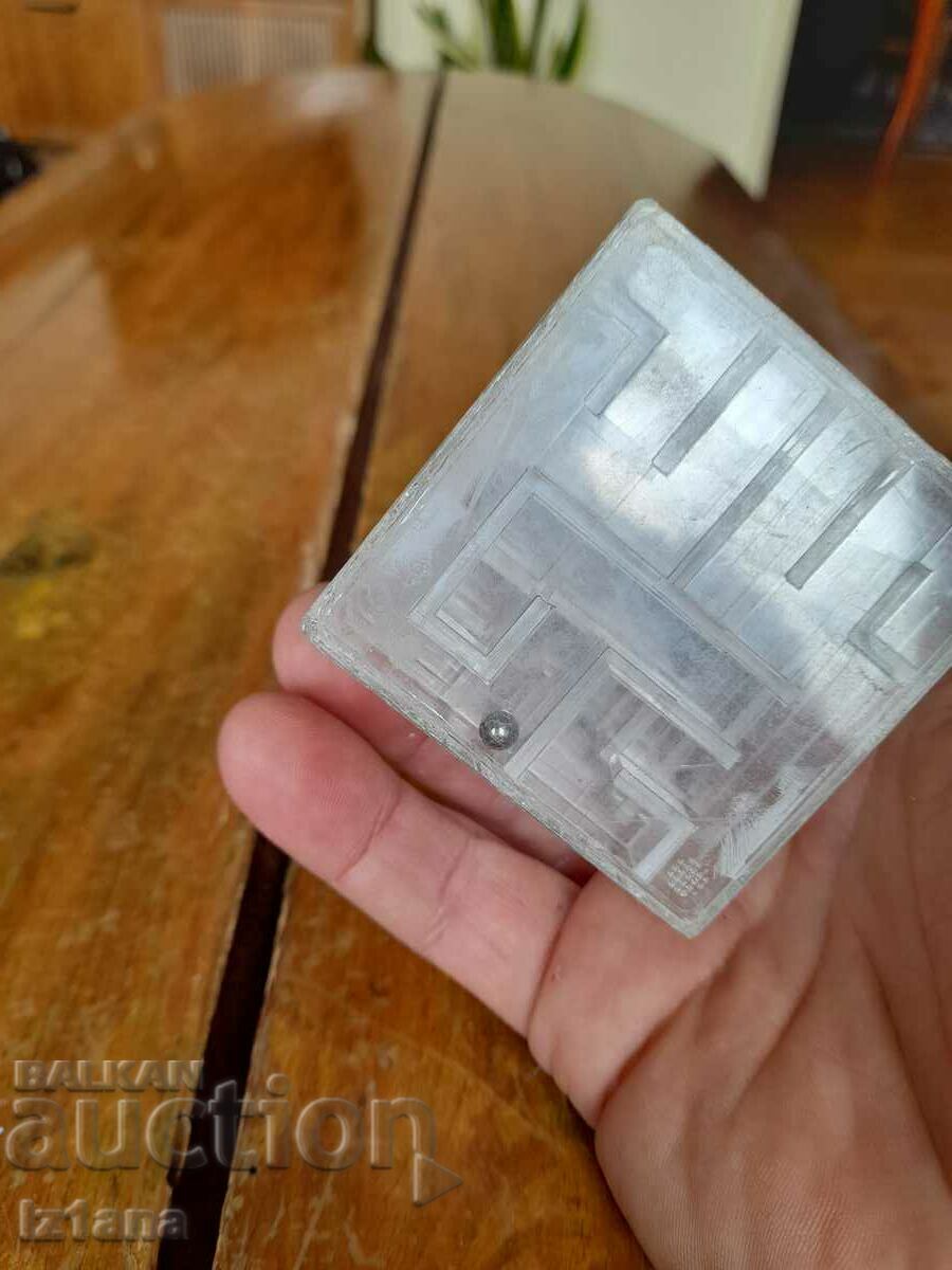 Auction Old toy, cube maze Auction Old toy, cube maze