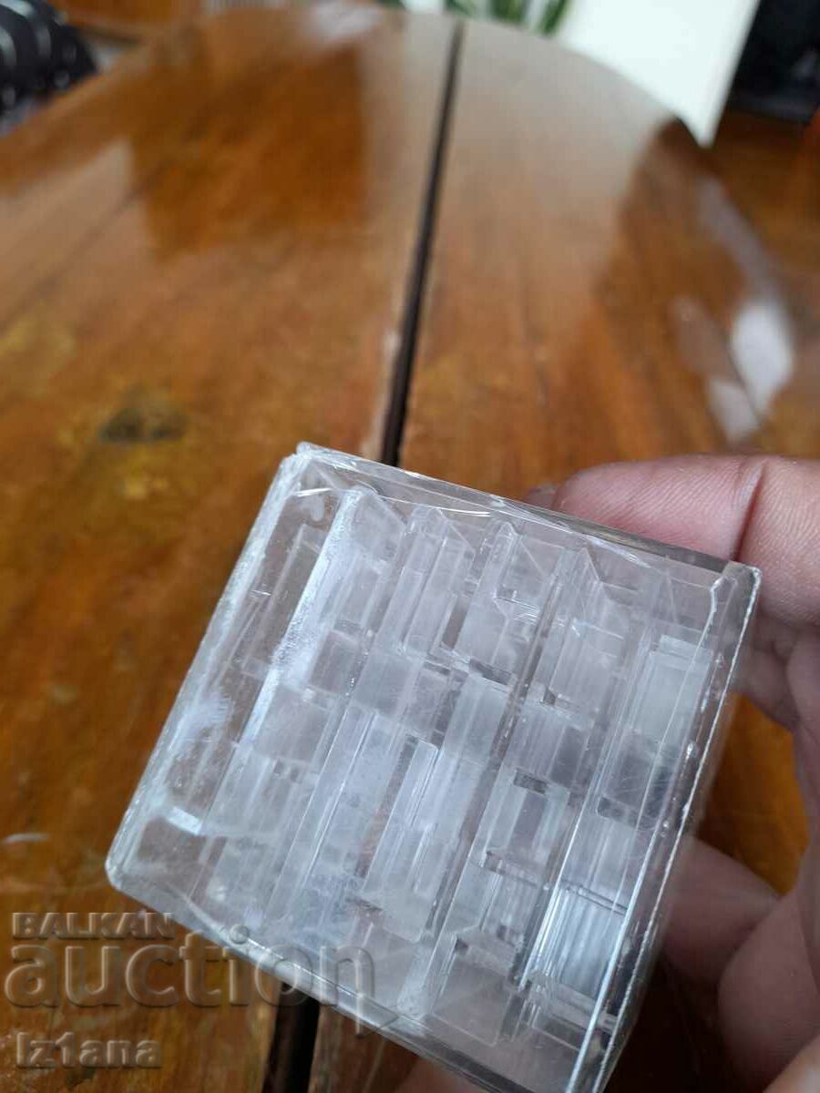 Delivery of Old toy, cube maze Delivery of Old toy, cube maze