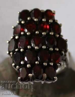 WOMEN'S SILVER RING WITH GARNET with price 199.99 BGN | € 102.25 WOMEN'S SILVER RING WITH GARNET with price 199.99 BGN | € 102.25