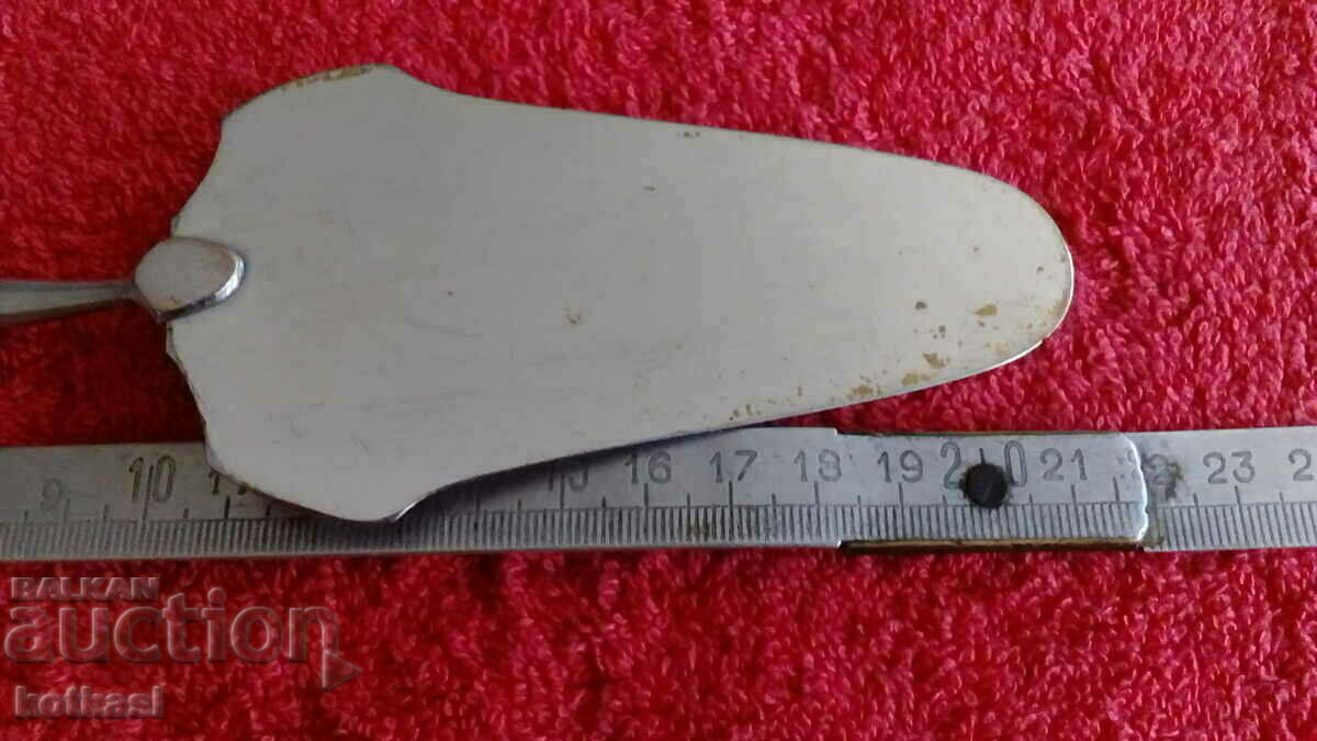 Auction Old kitchen utensil spatula Auction Old kitchen utensil spatula