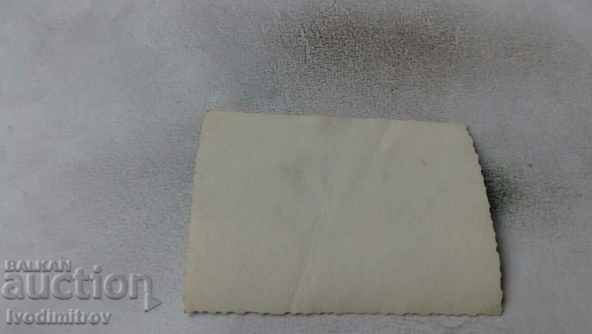 Φωτογραφία Πέντε γυναίκες στο δρόμο με τιμή 1.35 BGN | € 0.69 Φωτογραφία Πέντε γυναίκες στο δρόμο με τιμή 1.35 BGN | € 0.69