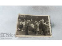 Снимка Мъже и жени с венец от колектива на ф-ка Титаник