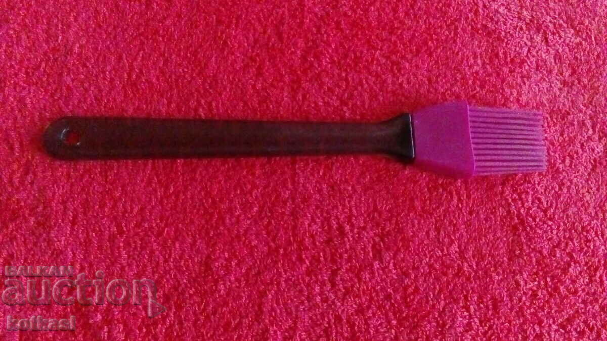 Delivery of Old kitchen utensils Delivery of Old kitchen utensils